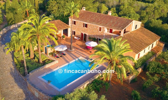 Portocolom House | FINCA CAN BUHO: in the nature reserve, 20 bathing bays, many places to go out