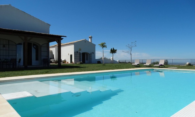 Arcos de la Frontera Cottage | FINCA LAS ENCINILLAS. Spectacular views, pool and wifi