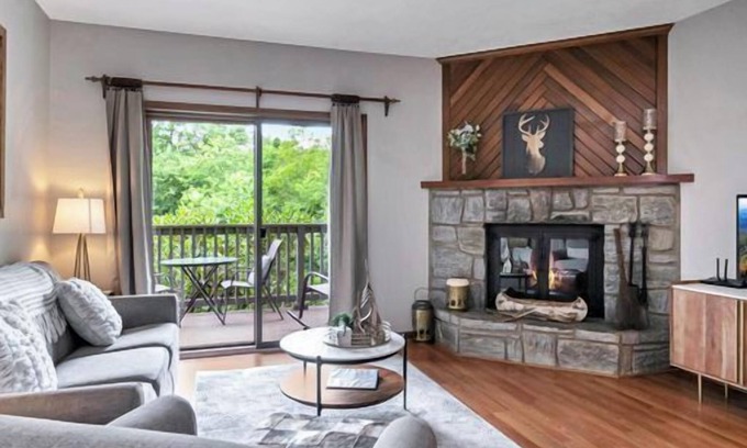 Blowing Rock Condo | Finch 3 | Fireplace, Restaurant, Pool, Spa