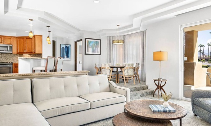 Palm Desert Resort | π
π’π§ππ’π§π πππ’π₯π’ The Ultimate Desert Springs Getaway!+Amenities, 2BR