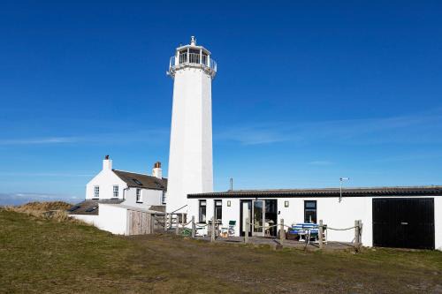 Barrow-in-Furness House | Finest Retreats - The Lighthouse Hide