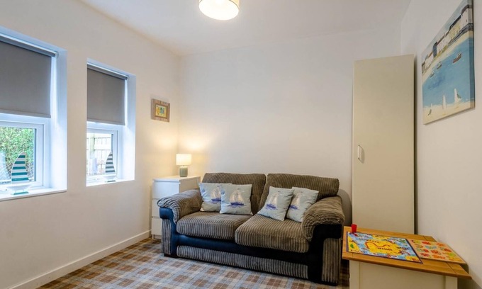 Brodick House | Finisla, Cosy 3 bedroom house in the centre of Brodick