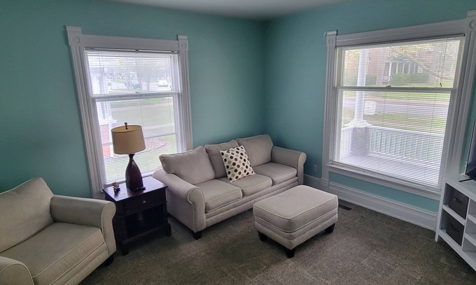 Owosso Apartment | Fins Inn Apt B