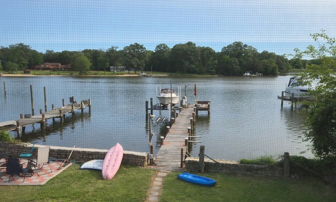 Fort Howard House | Firepit, Beach, Pier and Gorgeous views without leaving your home ! ! !