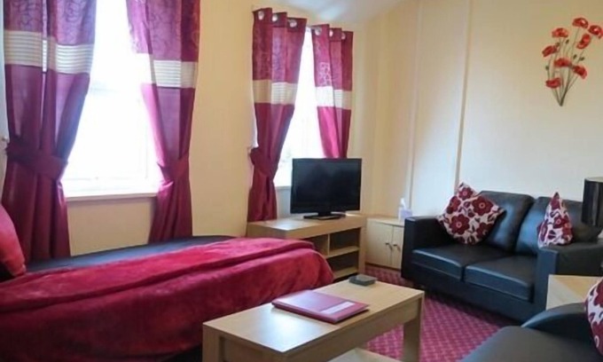 Malvern Apartment | First Floor Flat with view