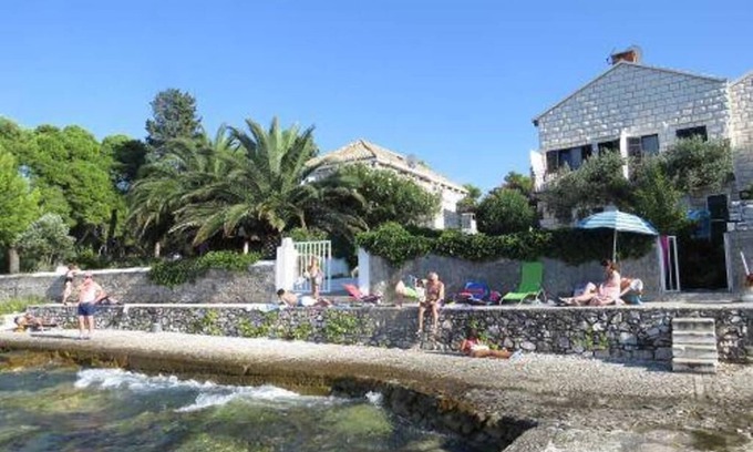 Sutivan Apartment | FIRST ROW BEACH APARTMENT