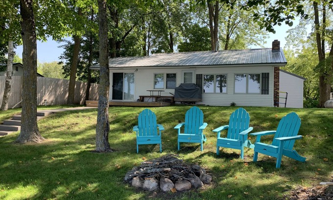 Osakis Cabin | Fish Hook Cabin-Cozy cabin on Lake Osakis with sunsets, fishing & nature abound