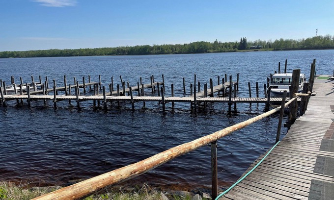 Baudette Cabin | Fisherman Base Camp on Rainy River - 5 Mins to the Lake!