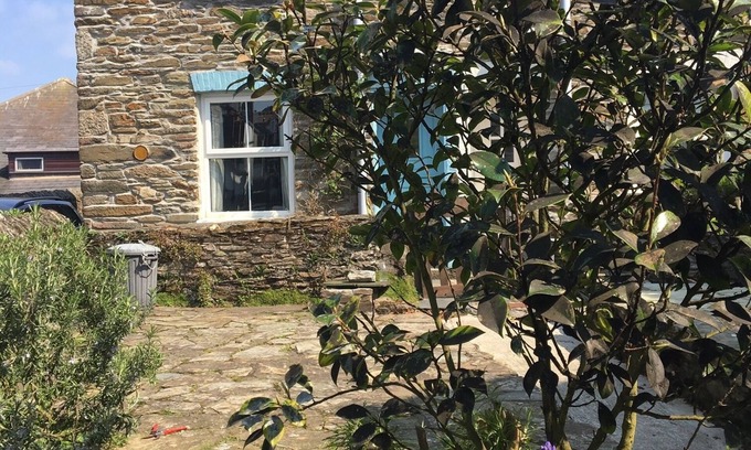 Polruan Cottage | Fisherman's Cottage in the heart of Polruan - WITH WIFI & PARKING