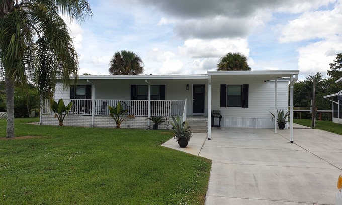 Taylor Creek House | Fishin' for Days! 3Bd-2Ba Waterfront Home with Private Covered Boat Dock!