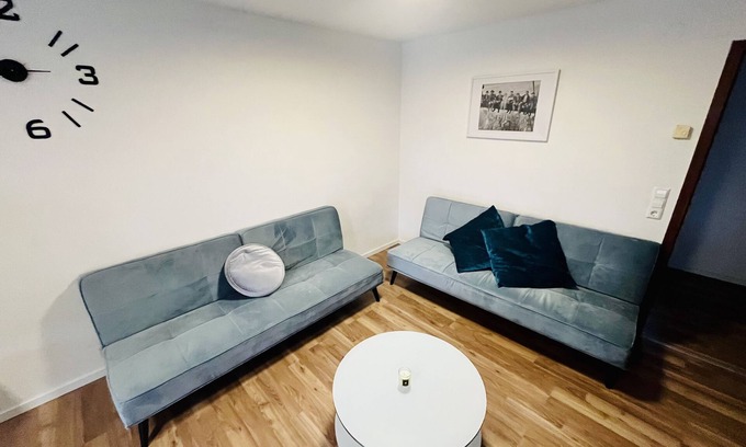 Hallschlag Condo | Fitters' apartment with 6 beds and garden