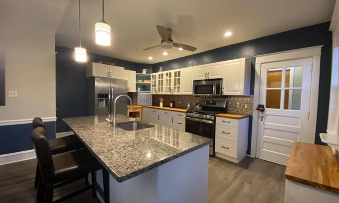 Narberth House | Five bedroom 2.5 Bath Main Line charmer with hot tub in Narberth.