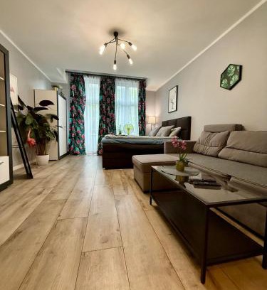 Opole Apartment | FLAMING DeLuxe z balkonem w centrum, darmowy parking, późne wymeldowanie do 12 - dłuższe spanie, FV
