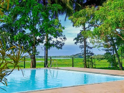 Weerawila Resort | Flamingo Lake Resort