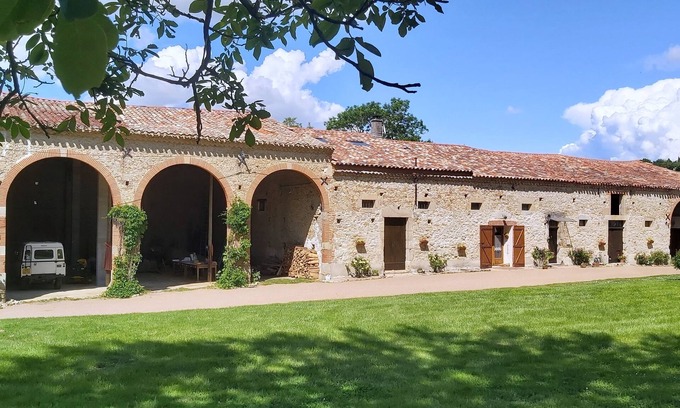 Calmont Apartment | Flat Between Toulouse and Carcassonne, 10 minutes from the Canal du Midi