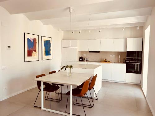 L'Antiga Esquerra de l'Eixample Apartment | Flat by Forgetmenot