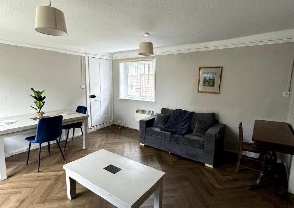 Salisbury Apartment | Flat in Salisbury City Central