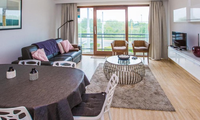 Middelkerke Apartment | Flat near Zeedijk and Tram Stop
