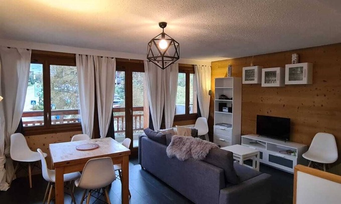 Les Almes Apartment | Flat on Tignes 6 persons heart of the village