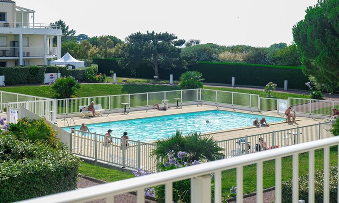 Chateau-d'Olonne Apartment | Flat quartier La Pironnière Les Sables - 4 people