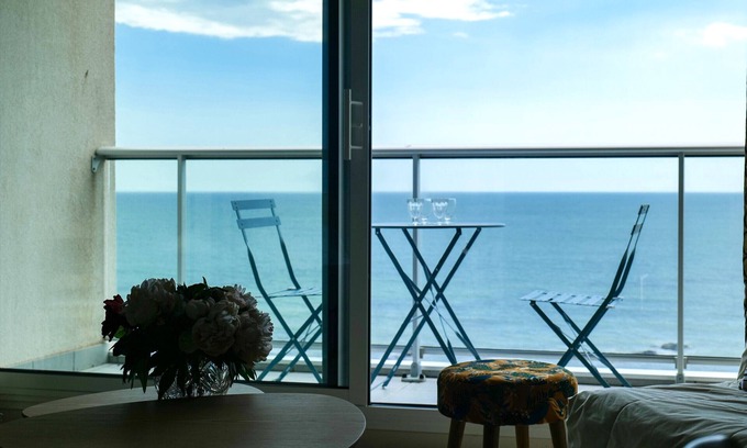 Les Sables d'Olonne Apartment | Flat with uninterrupted view of Baie des Sables - 4 people