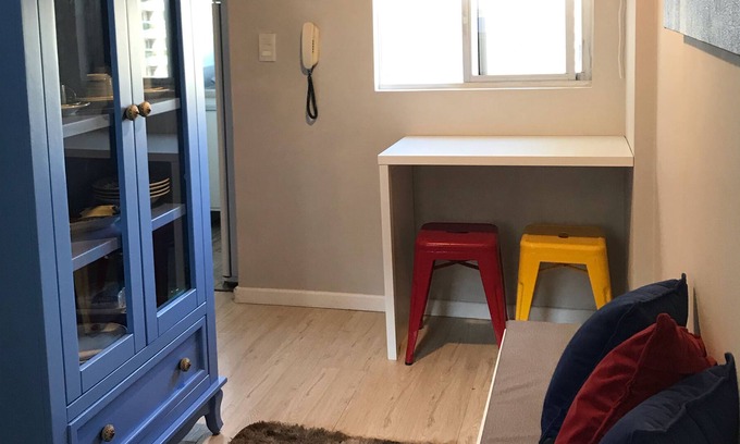 Bigorrilho Apartment | Flawless kit!Business, tourism. Sleeps 2 people.