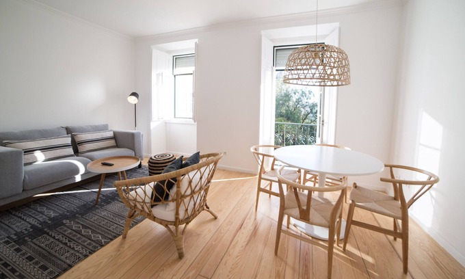 Santos Apartment | FLH Madragoa Bright Place