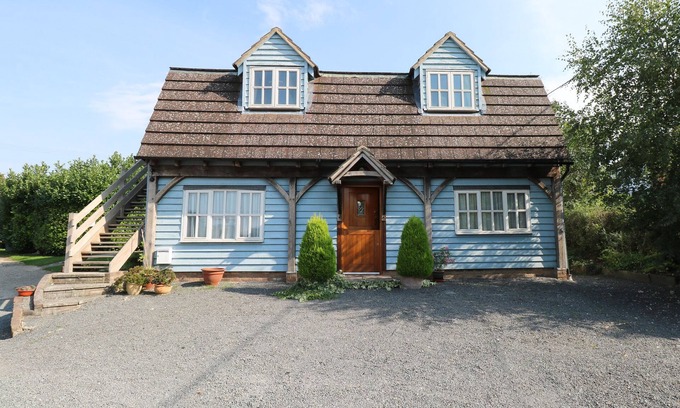 Dunmow Cottage | FLINK'S BARN, romantic, character holiday cottage in Thaxted