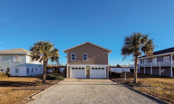 Topsail Beach House | Flippin' Out: A Slice of Coastal Paradise