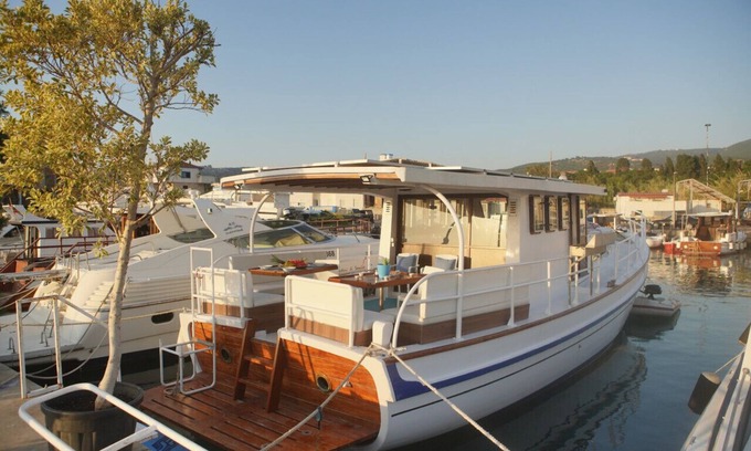 Batroun Boat Rental | Floating Iris Boat in Batroun