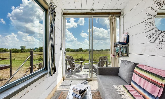 Round Top House | Flophouze Shipping Container Hotel - Houze 2