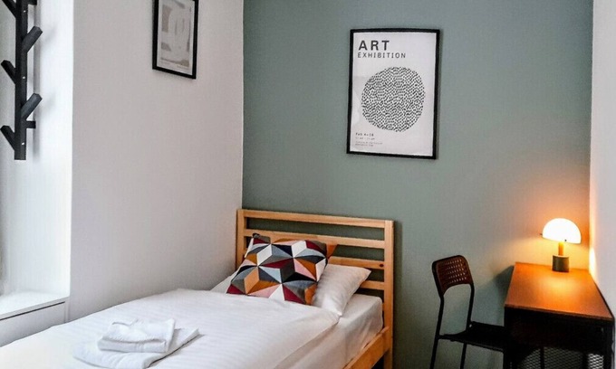 Schottenfeld Apartment | Flora Collection 6 in Vienna