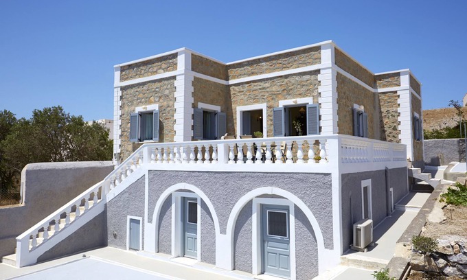 Pyrgos House | Flora's Stone House