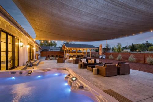 Windsor House | Flora Vina - Country Home with Vineyard Views