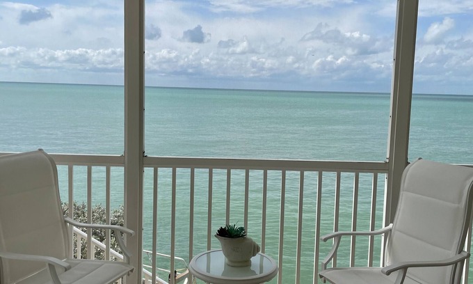 Layton House | Florida Keys Waterfront home with beautiful sunset views.