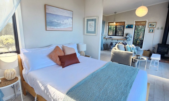 Dunalley Cottage | Flotsam Studio Accommodation