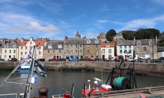 Pittenweem Apartment | FLOURLOFT, family friendly, character holiday cottage in Pittenweem