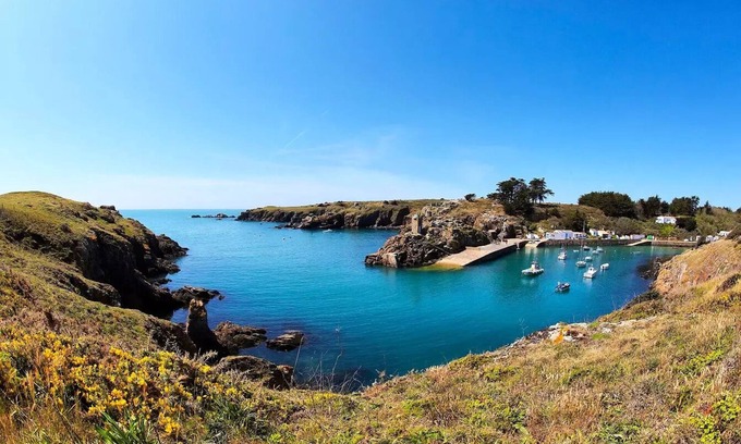 Chateau-d'Olonne Cabin | Flower Camping Le Petit Paris * - Premium Spa Cabin 33m² (2 bedrooms) + covered terrace + TV + LV + Plancha + Sheets + Towels 4 to 5 people - 4 people inc.