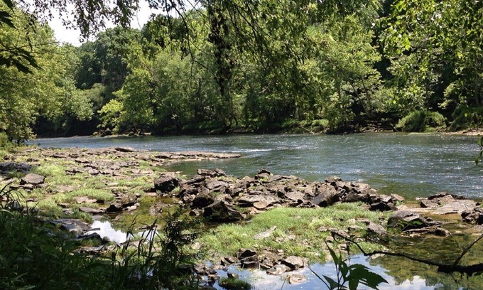 Heber Springs House | Fly-fishing Hideaway