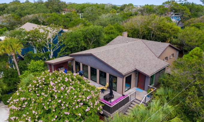 Folly Beach House | Folly Vacation 620 Three Bedroom Home, one block to the beach and pet friendly
