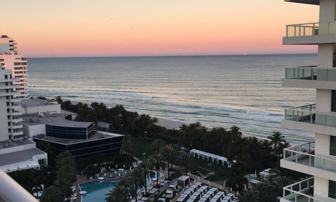 Mid Beach Apartment | Fontainebleau Jr Suite Ocean View