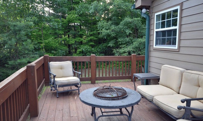 Robbinsville Cabin | Fontana View Retreat - Free Whitewater Rafting Passes + Luxury Family Home w/