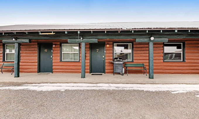 South Fork Cabin | Foothills Lodge 7 - South Fork