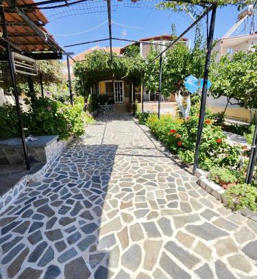 Keratea Apartment | Foothills loft