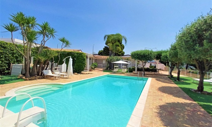 Borgo Bonsignore Apartment | For 2+2 family, near sea and Nature Reserve with pool