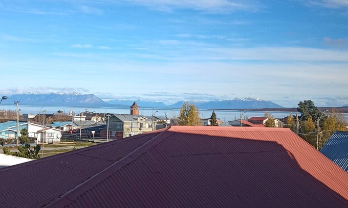 Puerto Natales House | For CAT LOVERS, a place to spend the night and take a bath.