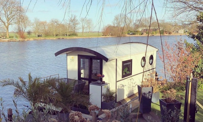 Lathum House | For those who truly want to get away.