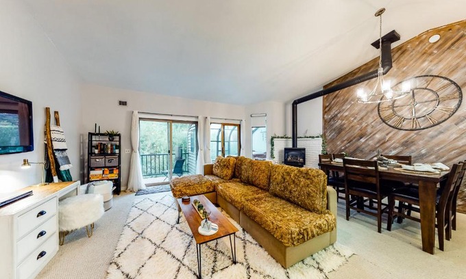 Mammoth Lakes Apartment | Forest Creek 26