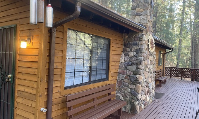 Summerhaven Cabin | Forest Hermitage With Creek. Close To Everything!