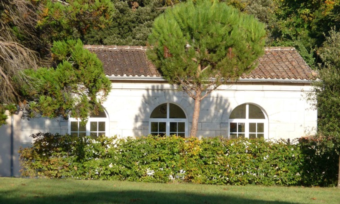 Cognac House | Former orangery in a 2-hectare wooded park
